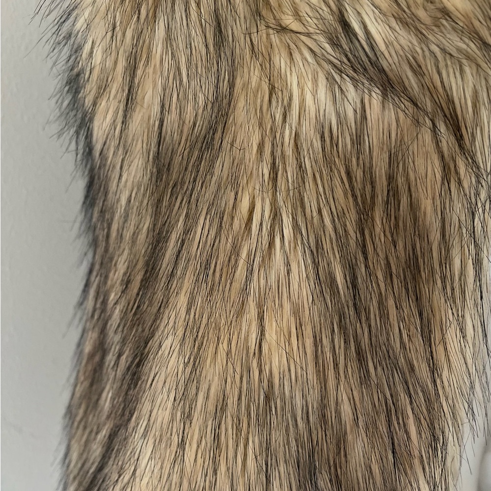 WILLI SMITH faux fur vest - Picture 8 of 8